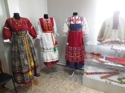 Выставка по народному костюму